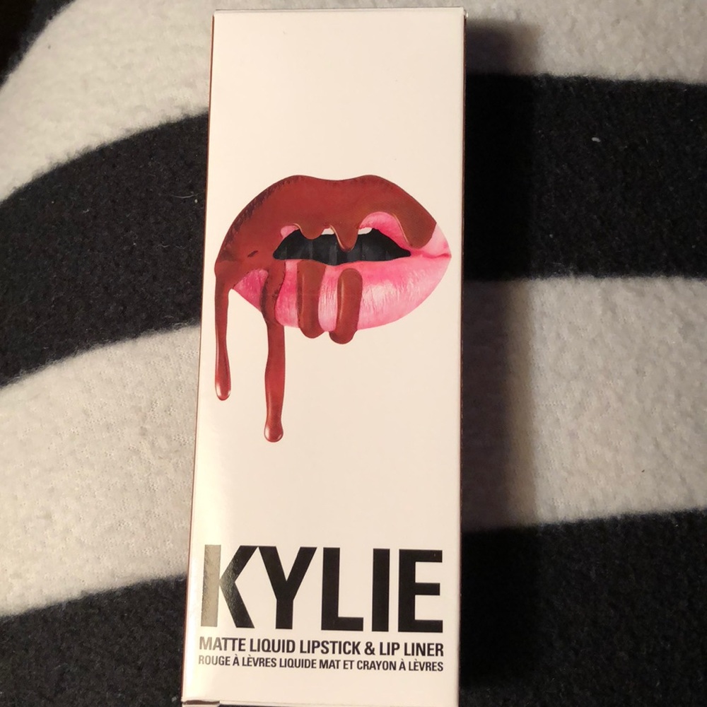 Kylie Cosmetics Liquid Lipstick in Dolce K
